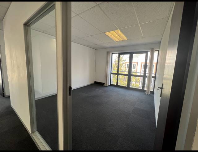 331M² OFFICE TO LET IN ROSEBANK